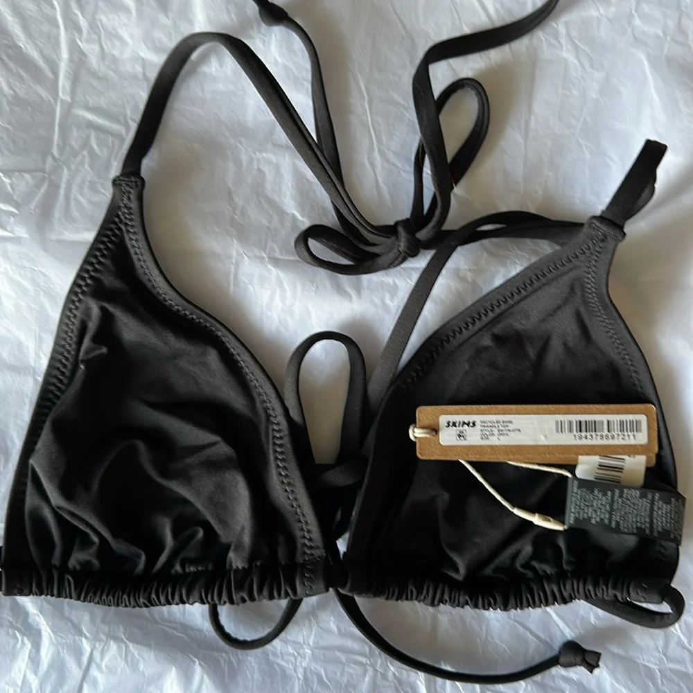 Skims Swim Bikini‎ Set triangle top size“L”and mid coverage bottom size“M”